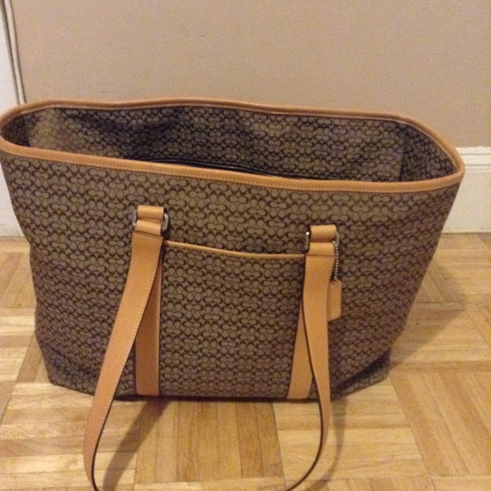 Coach Weekender Bag!